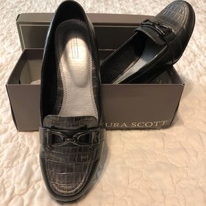 Laura Scott loafer/flat shoe